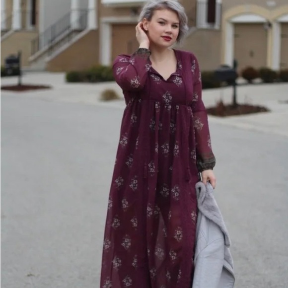 Clover+Scout Floral Maxi - Picture 1 of 9